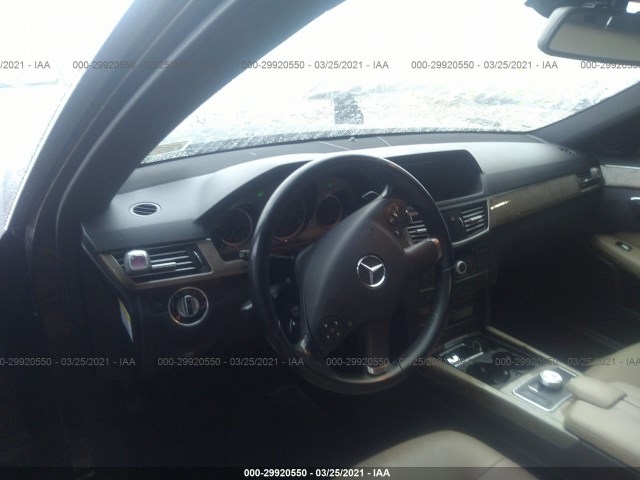 Photo 4 VIN: WDDHF8HB2BA443565 - MERCEDES-BENZ E-CLASS 