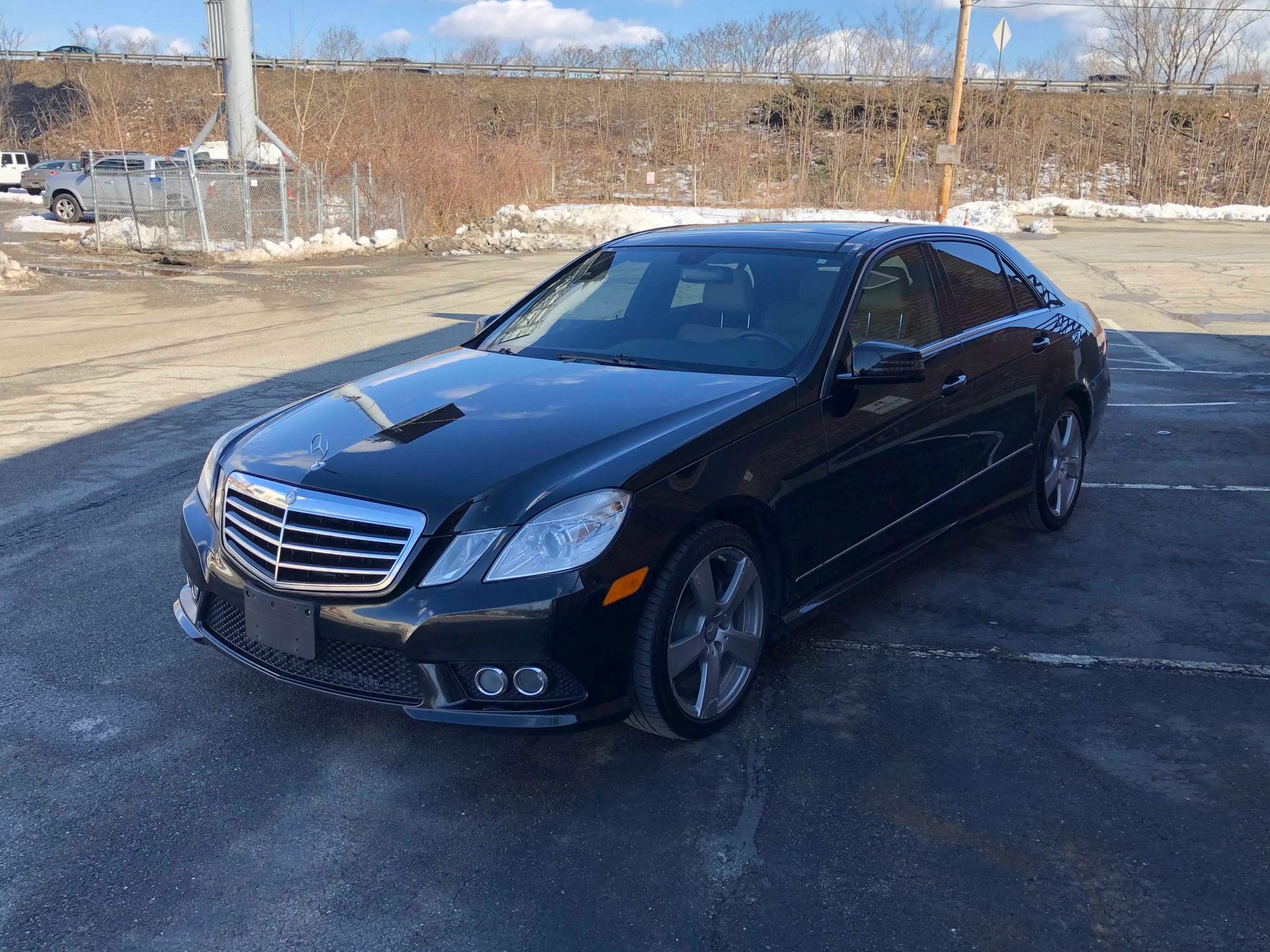 Photo 1 VIN: WDDHF8HB3AA121239 - MERCEDES-BENZ E 350 4MAT 