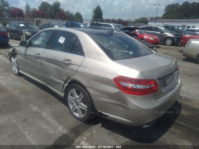 Photo 2 VIN: WDDHF8HB3AA199648 - MERCEDES-BENZ E-CLASS 