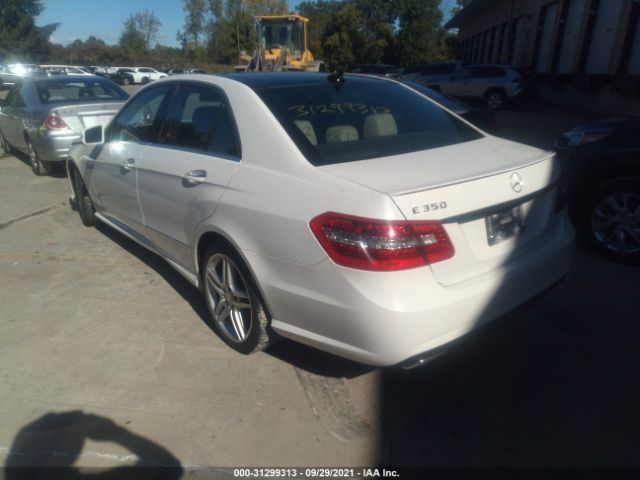 Photo 2 VIN: WDDHF8HB3BA514921 - MERCEDES-BENZ E-CLASS 