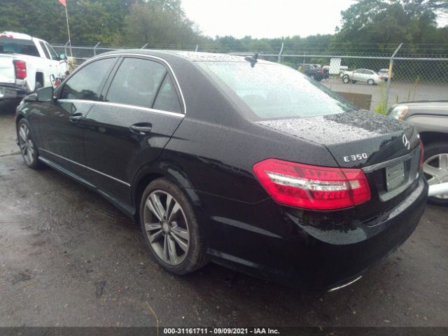 Photo 2 VIN: WDDHF8HB4AA102828 - MERCEDES-BENZ E-CLASS 