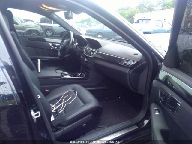 Photo 4 VIN: WDDHF8HB4AA102828 - MERCEDES-BENZ E-CLASS 