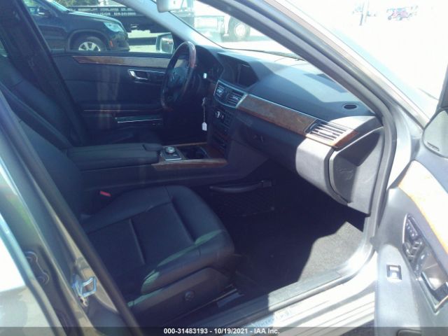 Photo 4 VIN: WDDHF8HB4BA422975 - MERCEDES-BENZ E-CLASS 