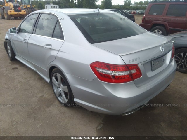 Photo 2 VIN: WDDHF8HB5BA456553 - MERCEDES-BENZ E-CLASS 