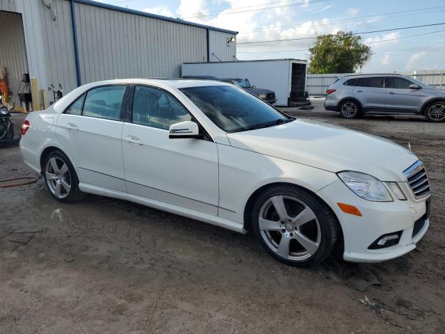 Photo 3 VIN: WDDHF8HB6BA418846 - MERCEDES-BENZ E-CLASS 