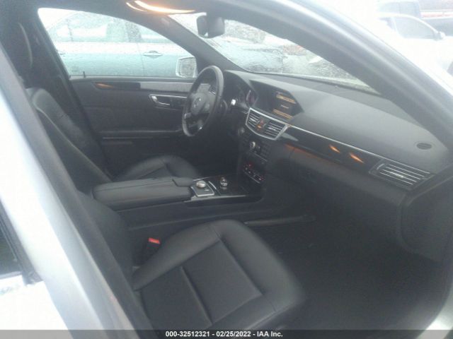 Photo 4 VIN: WDDHF8HB7AA064088 - MERCEDES-BENZ E-CLASS 