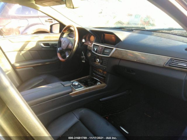 Photo 4 VIN: WDDHF8HB7AA162277 - MERCEDES-BENZ E-CLASS 