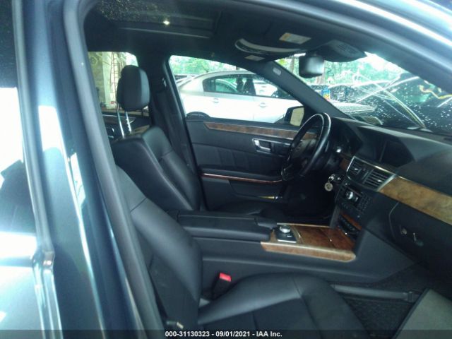 Photo 4 VIN: WDDHF8HB7BA317136 - MERCEDES-BENZ E-CLASS 