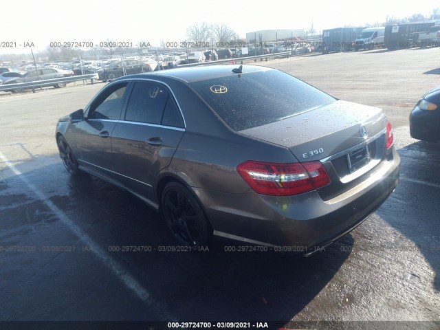 Photo 2 VIN: WDDHF8HB8AA139669 - MERCEDES-BENZ E-CLASS 