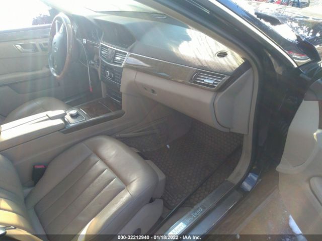 Photo 4 VIN: WDDHF8HB8BA358827 - MERCEDES-BENZ E-CLASS 