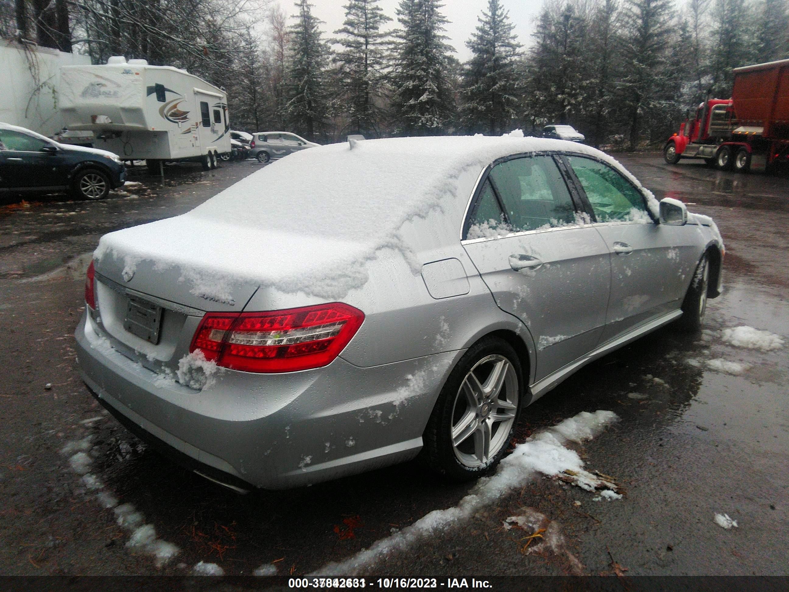 Photo 3 VIN: WDDHF8HB8BA368225 - MERCEDES-BENZ E-CLASS 