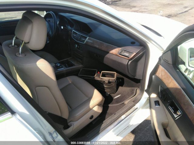 Photo 4 VIN: WDDHF8HB8BA475243 - MERCEDES-BENZ E-CLASS 