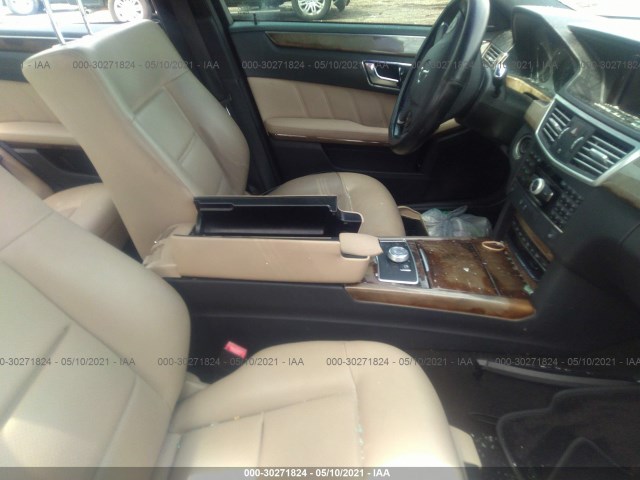 Photo 4 VIN: WDDHF8HB9AA074346 - MERCEDES-BENZ E-CLASS 