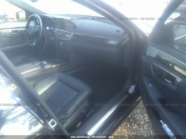 Photo 4 VIN: WDDHF8HB9AA079868 - MERCEDES-BENZ E-CLASS 