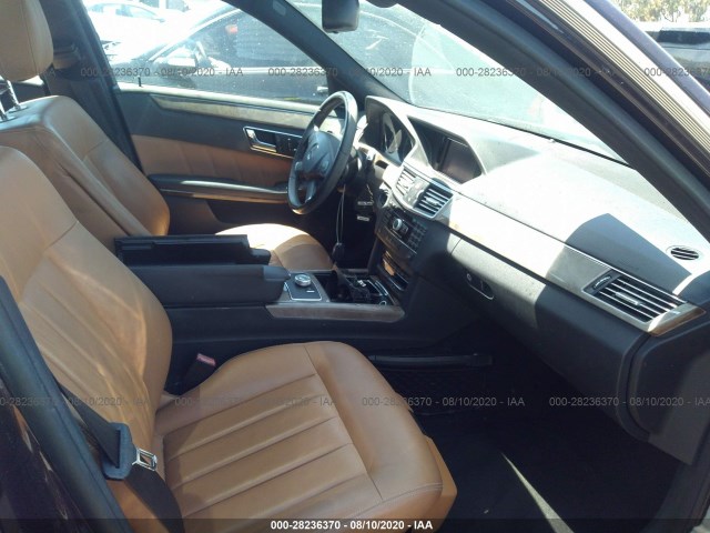 Photo 4 VIN: WDDHF8HB9AA162071 - MERCEDES-BENZ E-CLASS 