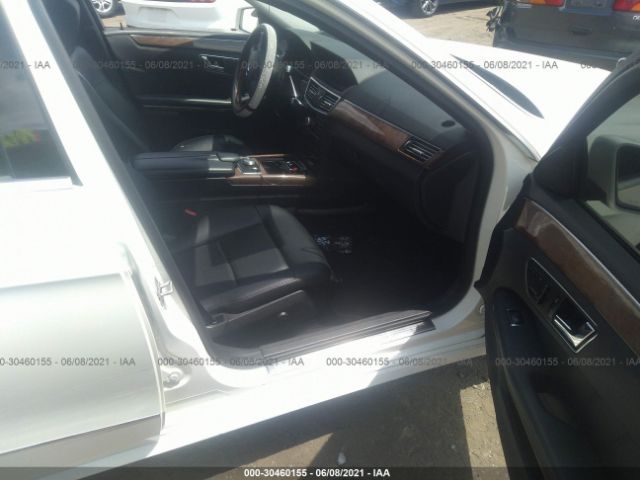 Photo 4 VIN: WDDHF8HB9AA262221 - MERCEDES-BENZ E-CLASS 