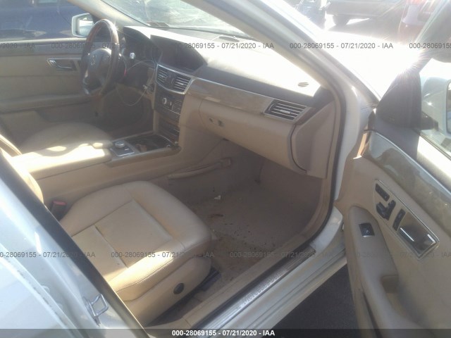 Photo 4 VIN: WDDHF8HB9BA288173 - MERCEDES-BENZ E-CLASS 