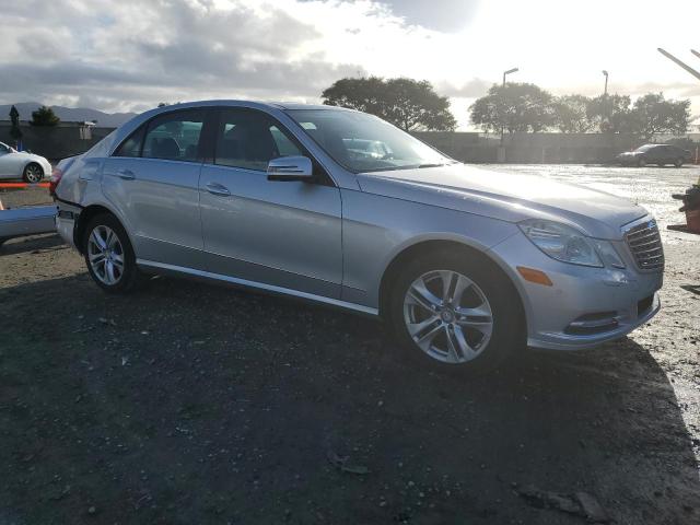 Photo 3 VIN: WDDHF8HB9BA307577 - MERCEDES-BENZ E-CLASS 