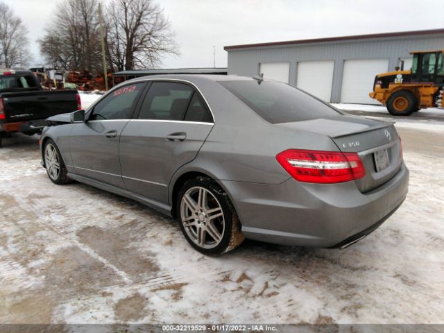 Photo 2 VIN: WDDHF8HBXAA085985 - MERCEDES-BENZ E-CLASS 