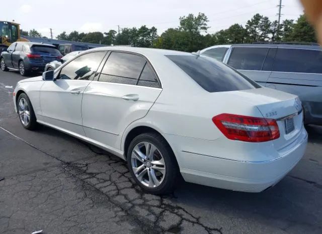 Photo 2 VIN: WDDHF8HBXAA261577 - MERCEDES-BENZ E 350 