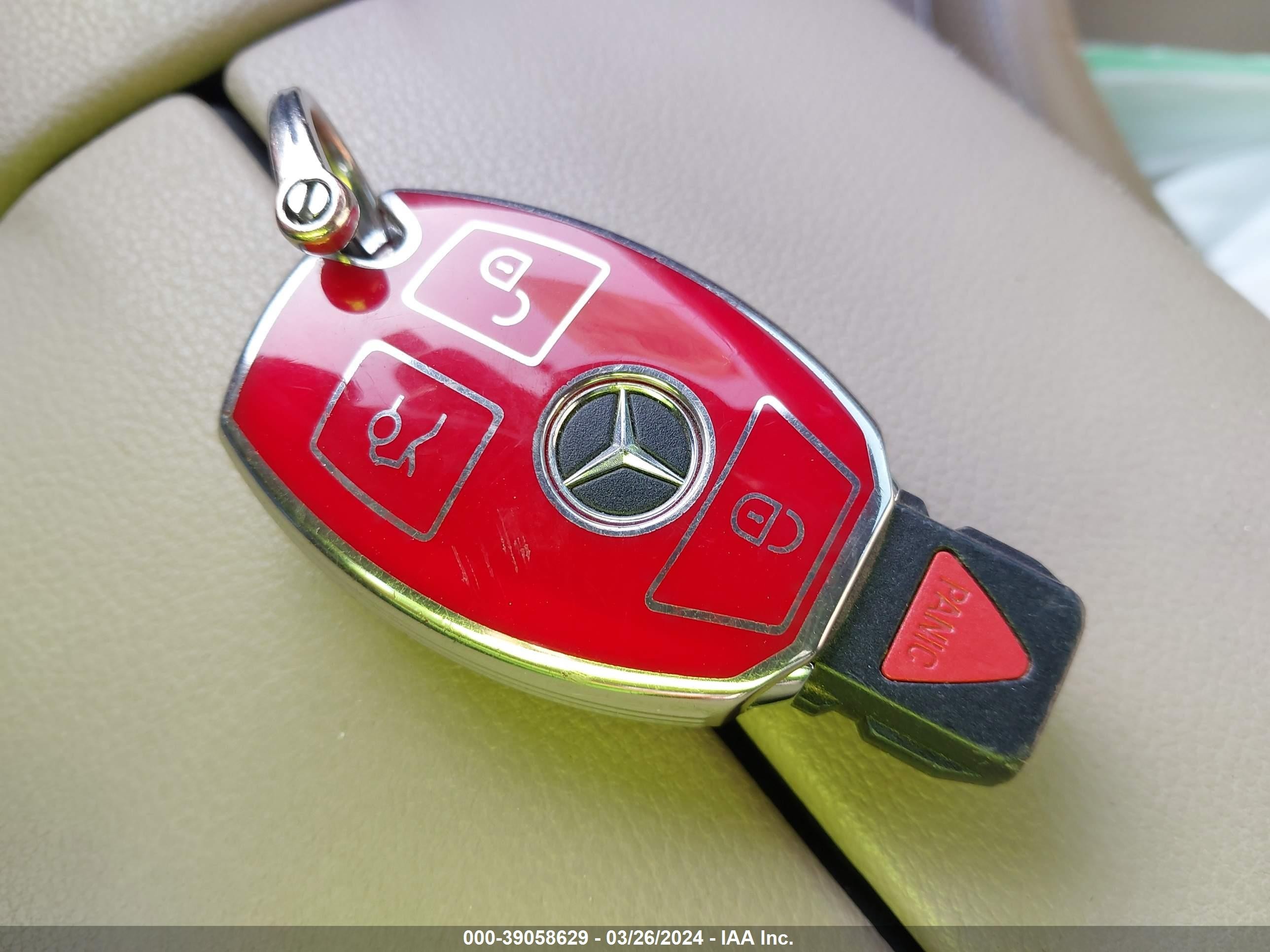 Photo 10 VIN: WDDHF8JB1CA562221 - MERCEDES-BENZ NULL 