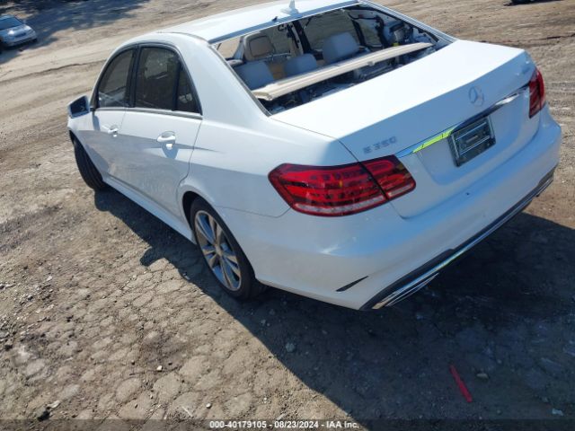 Photo 2 VIN: WDDHF8JB2FB142966 - MERCEDES-BENZ E-CLASS 