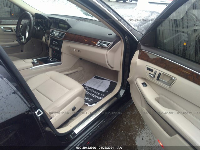 Photo 4 VIN: WDDHF8JB3EB006828 - MERCEDES-BENZ E-CLASS 