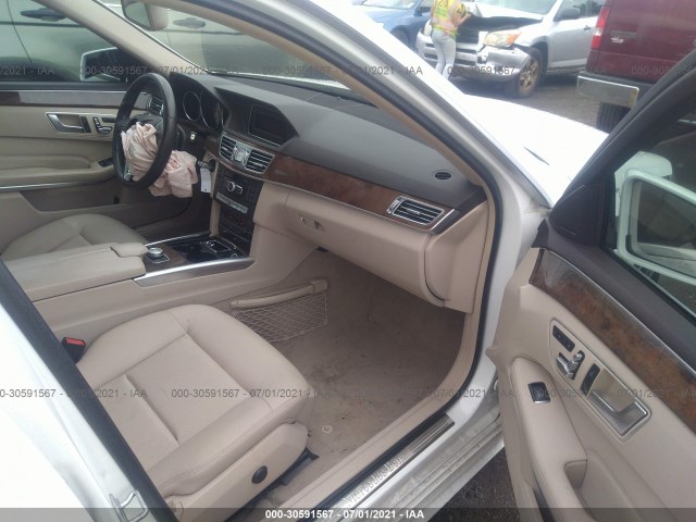 Photo 4 VIN: WDDHF8JB4EA976693 - MERCEDES-BENZ E-CLASS 