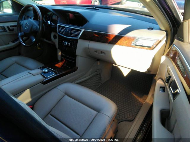 Photo 4 VIN: WDDHF8JB6CA600980 - MERCEDES-BENZ E-CLASS 