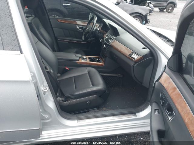 Photo 4 VIN: WDDHF8JB7CA555872 - MERCEDES-BENZ E 350 