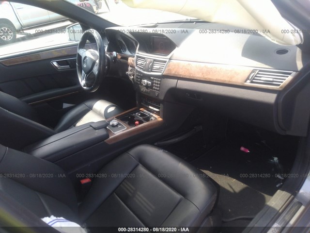 Photo 4 VIN: WDDHF8JB8CA640736 - MERCEDES-BENZ E-CLASS 