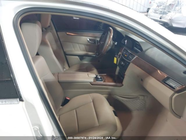 Photo 4 VIN: WDDHF8JB8DA683572 - MERCEDES-BENZ E 350 