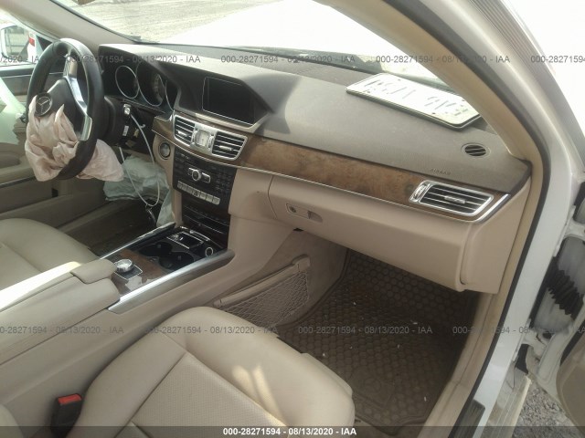 Photo 4 VIN: WDDHF8JBXEA973927 - MERCEDES-BENZ E-CLASS 