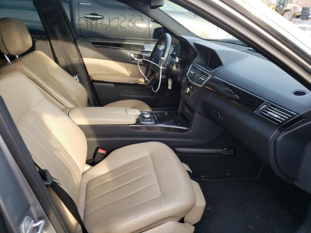 Photo 4 VIN: WDDHF9AB0AA221539 - MERCEDES-BENZ E 550 4MAT 