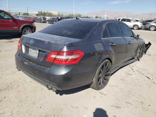 Photo 3 VIN: WDDHF9AB6AA172699 - MERCEDES-BENZ E 550 4MAT 