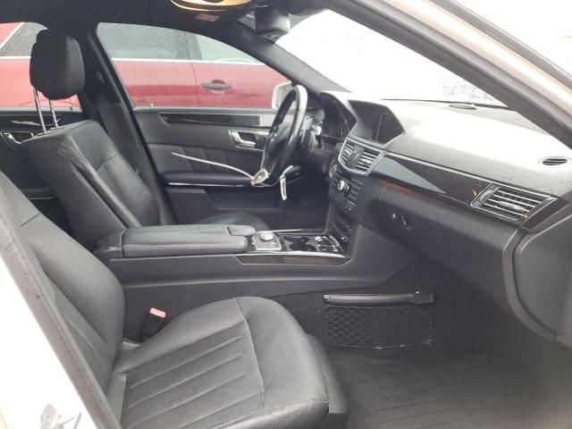 Photo 4 VIN: WDDHF9AB8AA230909 - MERCEDES-BENZ E 550 4MAT 