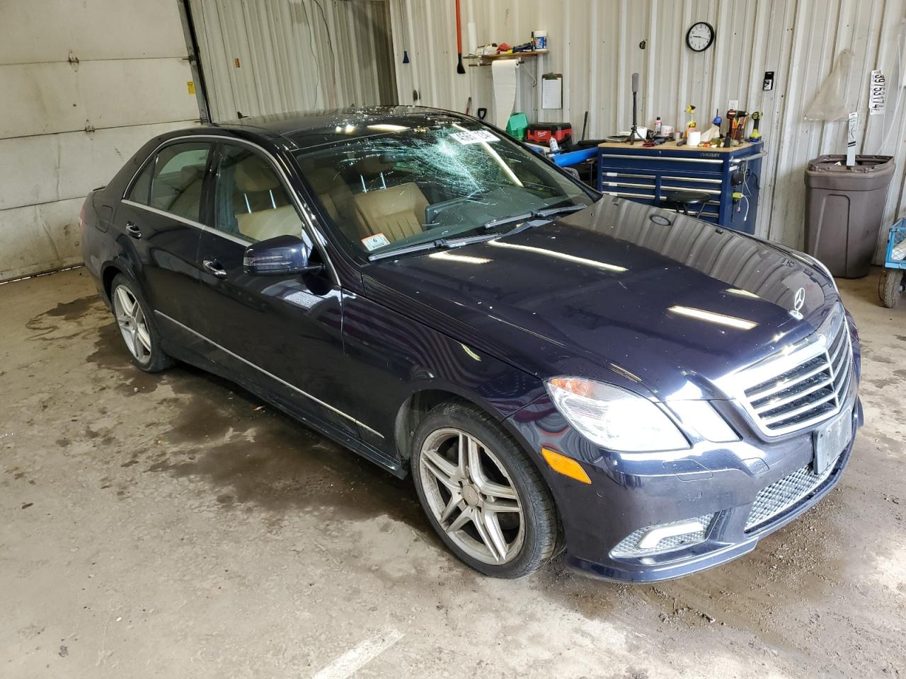 Photo 3 VIN: WDDHF9ABXBA375497 - MERCEDES-BENZ E-CLASS 