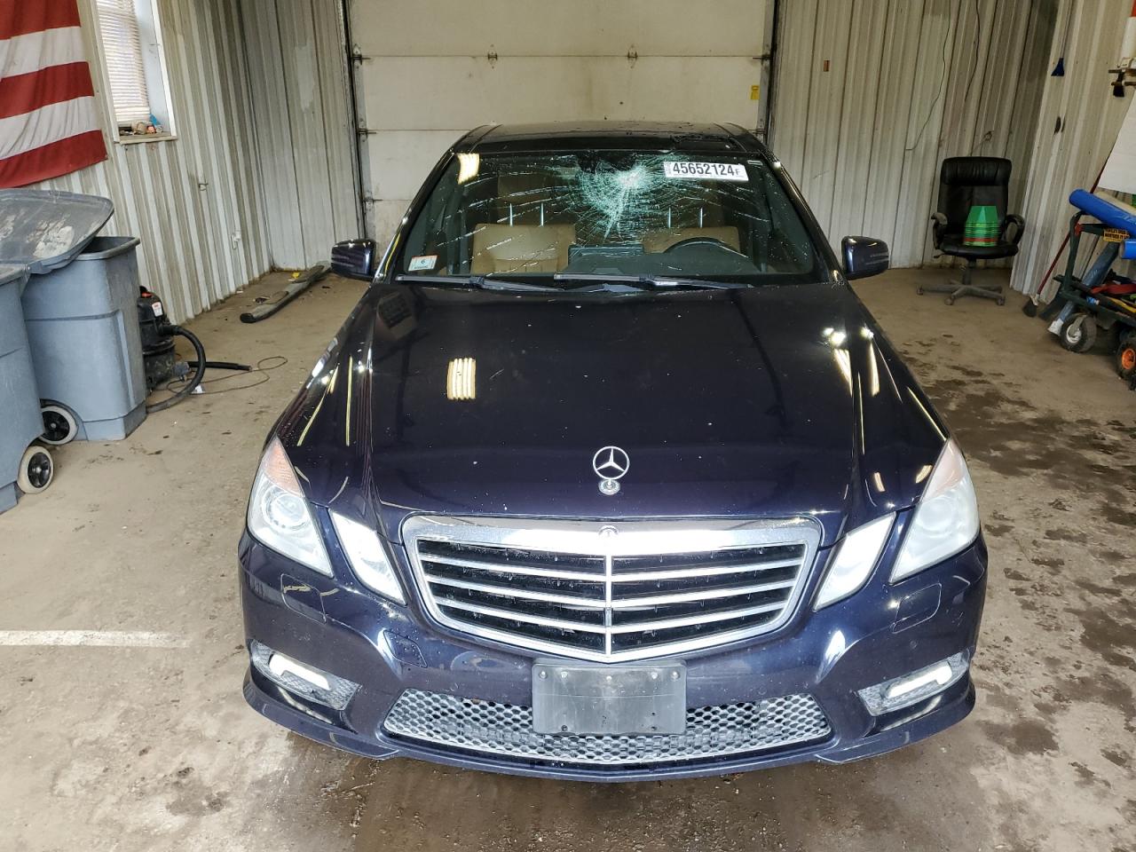 Photo 4 VIN: WDDHF9ABXBA375497 - MERCEDES-BENZ E-CLASS 