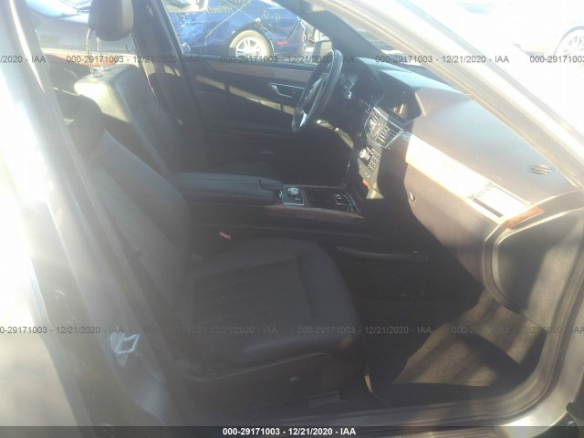 Photo 4 VIN: WDDHF9BB1CA654370 - MERCEDES-BENZ E-CLASS 