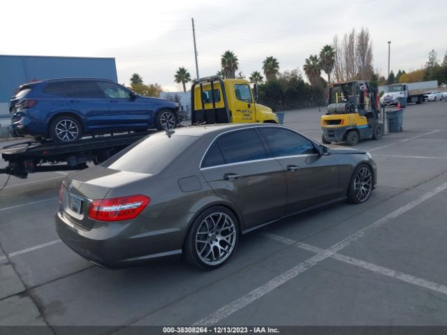 Photo 3 VIN: WDDHF9BB2CA601130 - MERCEDES-BENZ E 550 