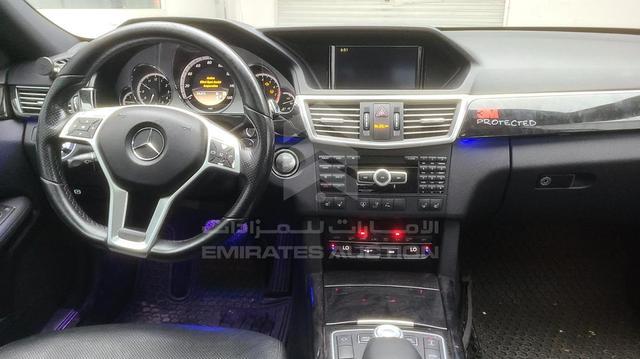 Photo 15 VIN: WDDHF9BBXCA655632 - MERCEDES E 550 