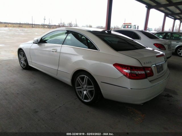 Photo 2 VIN: WDDKJ5GB8AF048389 - MERCEDES-BENZ E-CLASS 