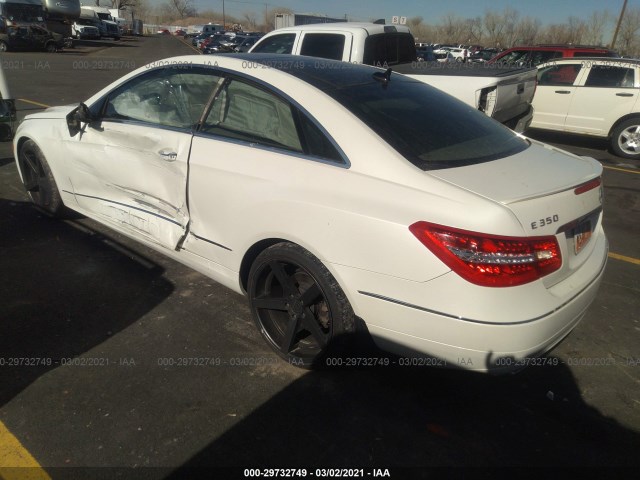 Photo 2 VIN: WDDKJ5GB9BF070273 - MERCEDES-BENZ E-CLASS 