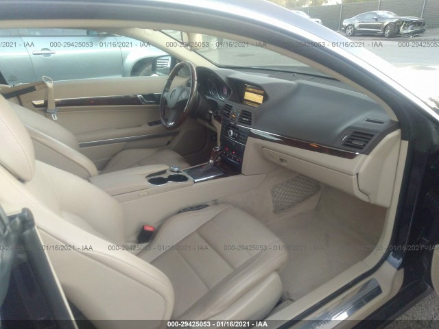 Photo 4 VIN: WDDKJ5GB9BF088756 - MERCEDES-BENZ E-CLASS 