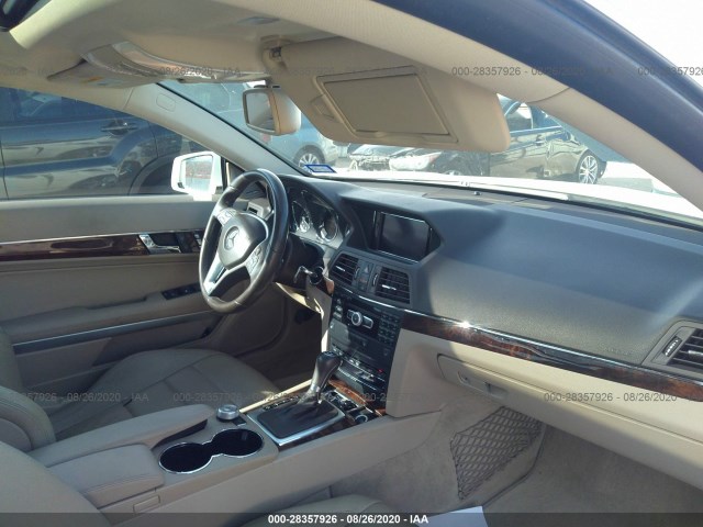 Photo 4 VIN: WDDKJ5KB9CF140198 - MERCEDES-BENZ E-CLASS 