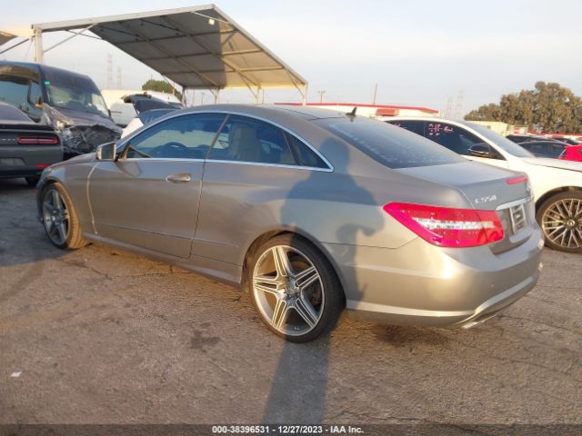 Photo 2 VIN: WDDKJ7CB7AF033206 - MERCEDES-BENZ E 550 