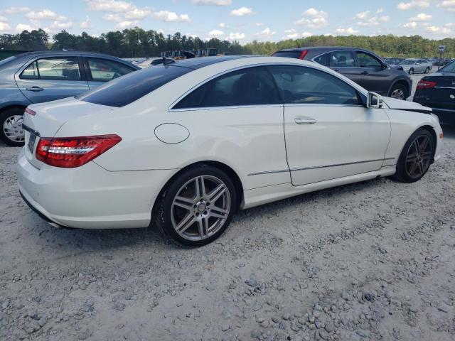 Photo 2 VIN: WDDKJ7CB8AF032517 - MERCEDES-BENZ E 550 