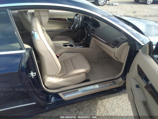 Photo 4 VIN: WDDKJ7DB9CF146446 - MERCEDES-BENZ E-CLASS 