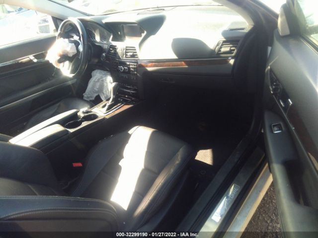 Photo 4 VIN: WDDKJ7DB9DF218117 - MERCEDES-BENZ E 550 