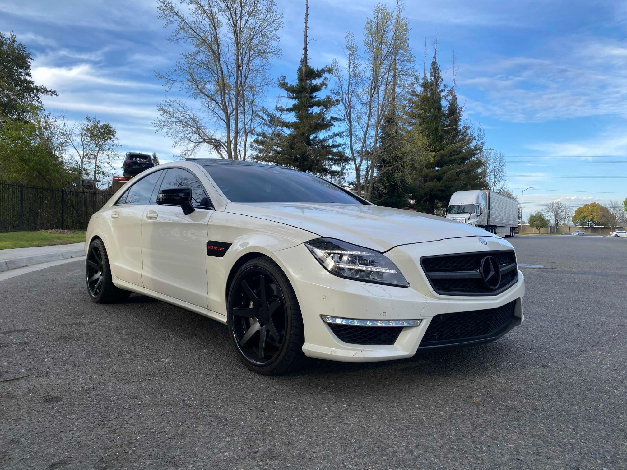 Photo 1 VIN: WDDLJ7EB8CA049304 - MERCEDES-BENZ CLS 63 AMG 